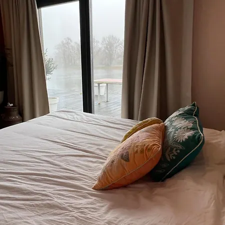 Waterside Bed & Breakfast *