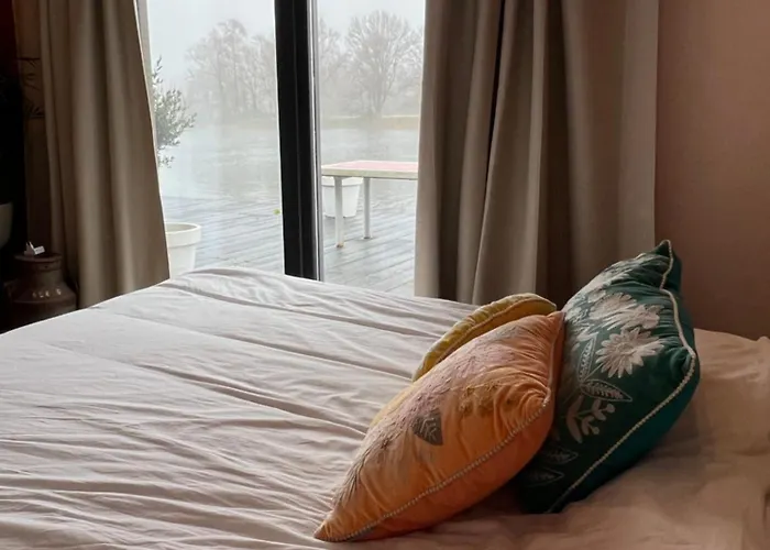 Waterside Couette-café *